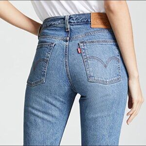 Levi's Wedgie Icon Jeans in These Dreams Wash, size 29